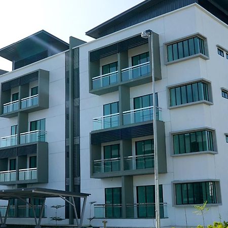 Faiz Homestay Кучинг Экстерьер фото