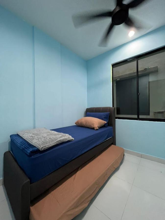 Faiz Homestay Кучинг Экстерьер фото